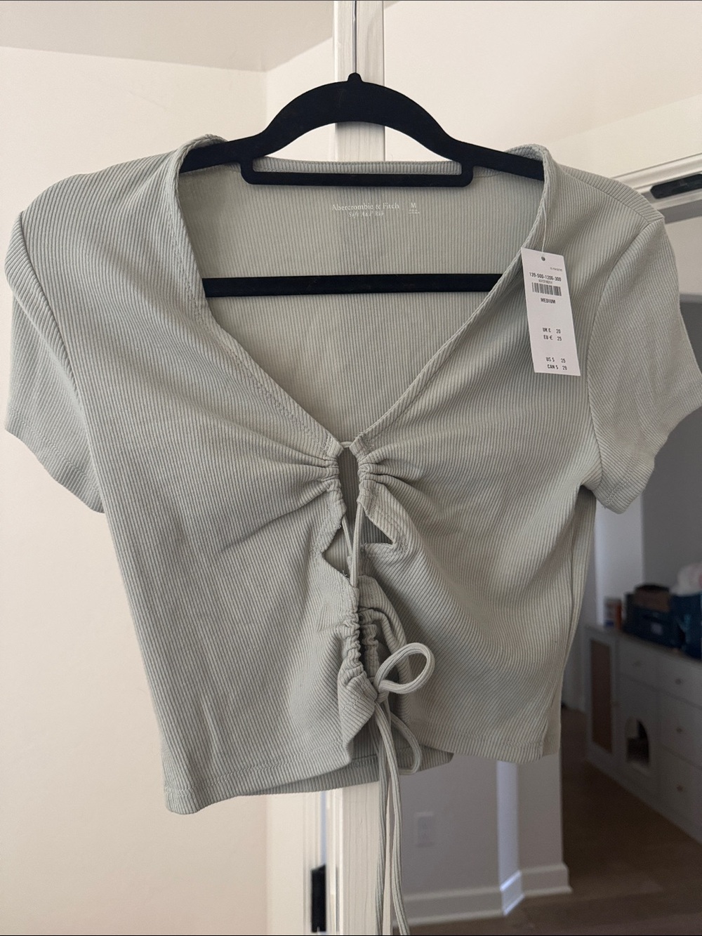 Abercrombie & fitch sz medium Light Sage Ribbed Tie-Front Crop Top